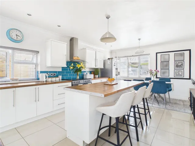 Gullon Walk, Bristol, BS13, photo 1