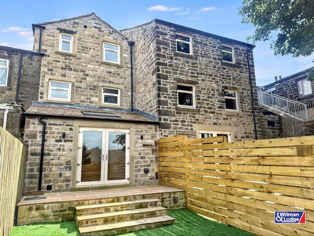 Keighley Road, Cowling, BD22 0AH, photo 1