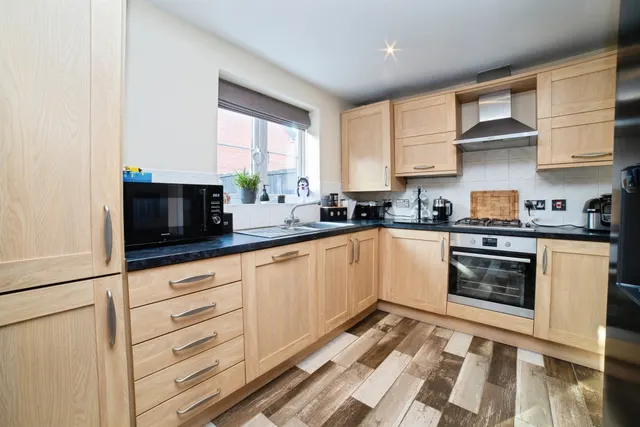 Portland Way, Clipstone Village, NG21, photo 3