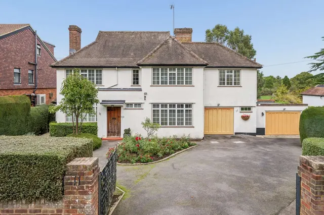 Sandy Lodge Road, Rickmansworth, Hertfordshire, WD3 1LP, photo 1
