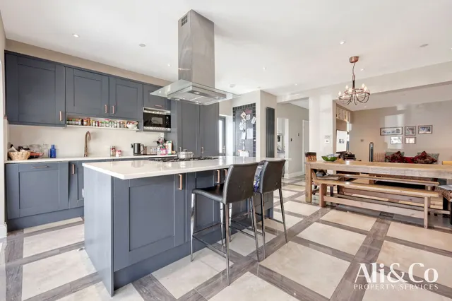 Photo 2 — Southend Road, Grays, Essex, RM17 5NN