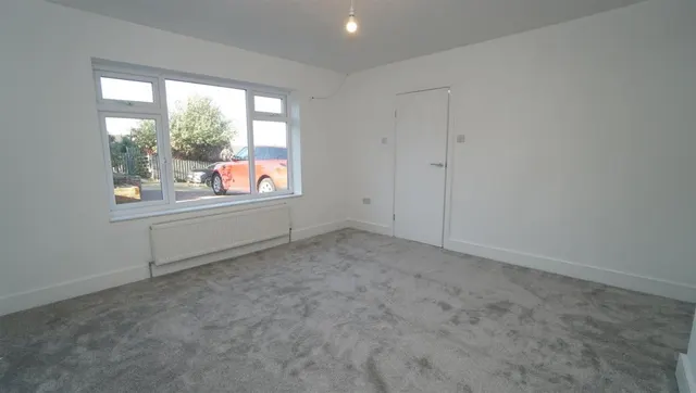 Parkstone Drive, Bradford, photo 2
