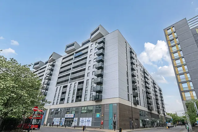 Thurston Road, SE13, photo 1