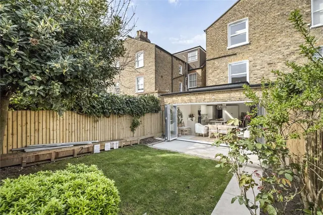Sarsfeld Road, London, SW12 8HL, photo 1