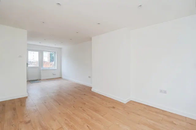 The Drive, Totton, SO40, photo 3