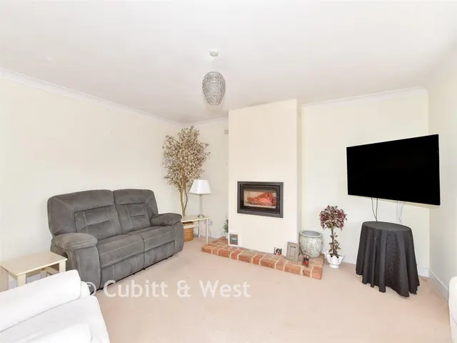 College Road, Ardingly, RH17, photo 3