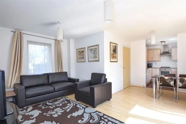 Vulcan Drive, Bracknell, RG12, photo 2