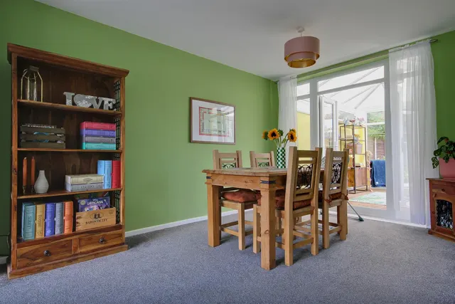 Photo 3 — Langdale Crescent, Cottingham