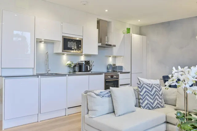 Photo 2 — Flat 1, 2 Wellsborough Mews, London