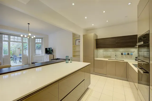 Hamilton Terrace, St John's Wood, London, NW8 9QX, photo 1