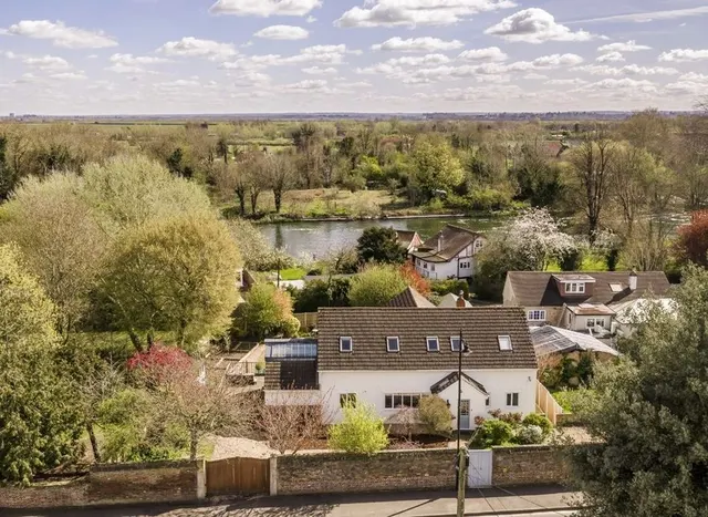 Thames Street, Sunbury-On-Thames, TW16, photo 2