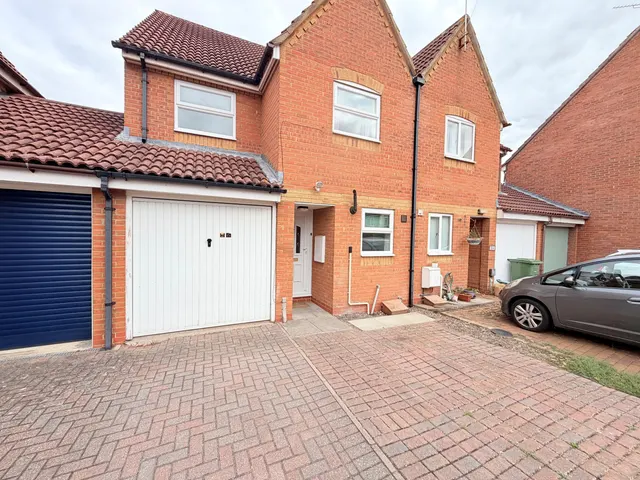 Darent Place, Didcot, OX11, photo 1
