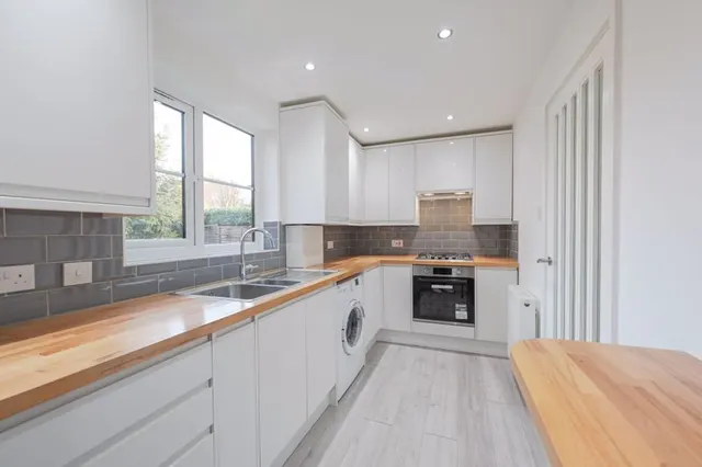 Photo 2 — Collingwood Place, Walton-On-Thames KT12 1LU