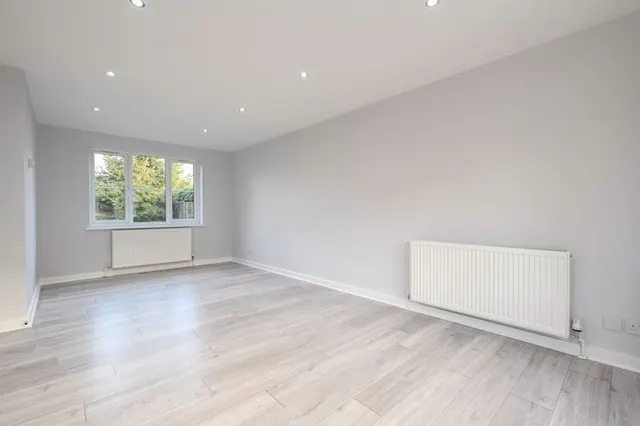 Photo 3 — Collingwood Place, Walton-On-Thames KT12 1LU