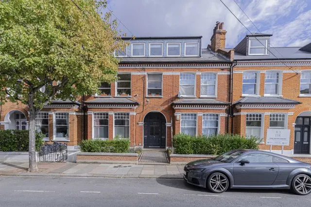 Huron Road, SW17, photo 1