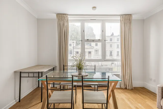 Photo 3 — Belgravia Court, Ebury Street, Belgravia, London, SW1W