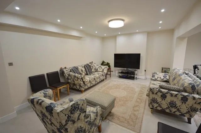 Cheam Road, Sutton, SM1, photo 2