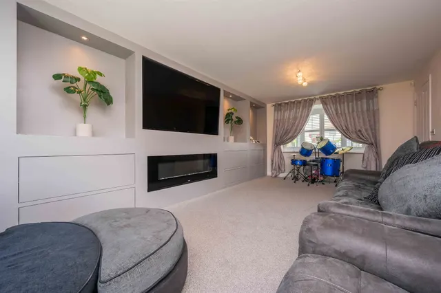 London Road, Corby, NN17, photo 2