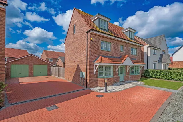 London Road, Corby, NN17, photo 1