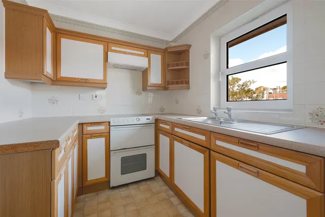 Roebuck Close, Reigate, RH2, photo 3