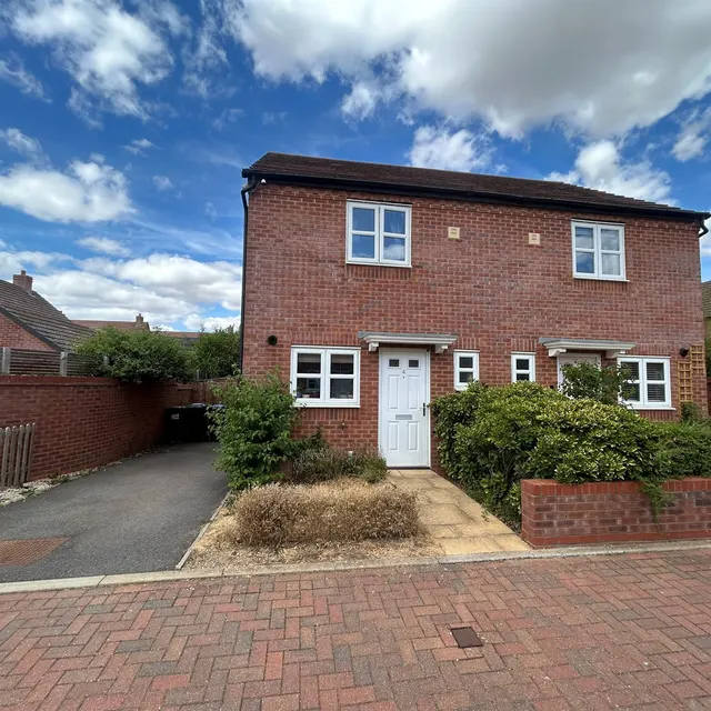Ravelin Close, Meon Vale, Stratford-Upon-Avon, photo 1