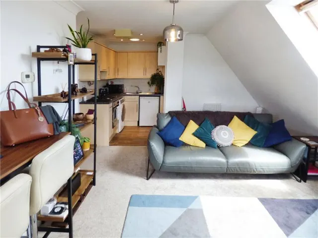 Lower Northam Road, Hedge End, SO30, photo 3