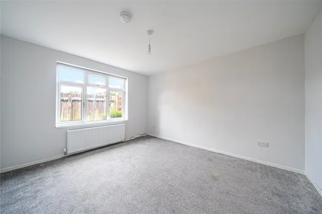 Bower Avenue, Wardle, OL12, photo 3