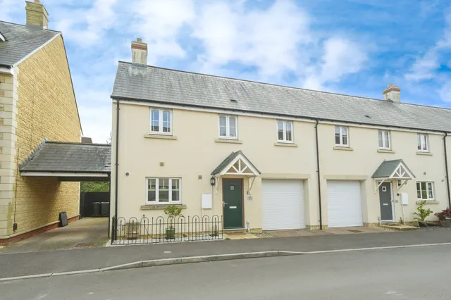 Station Road, Calne, photo 1