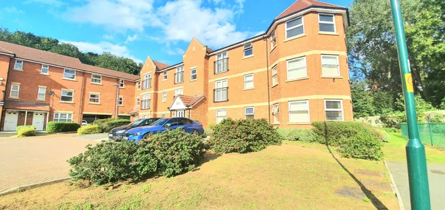Walton Road, Bushey, WD23, photo 1