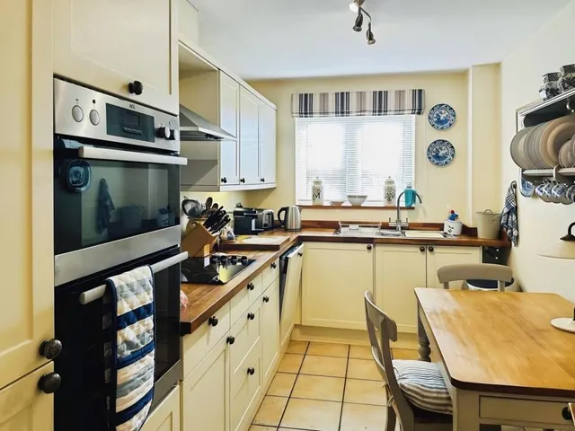 Medina View, East Cowes, PO32, photo 3