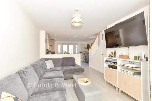 Chervil Drive, Chichester, PO20, photo 2