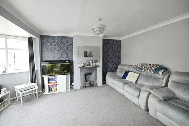 Photo 3 — Brockley Crescent, Romford, RM5