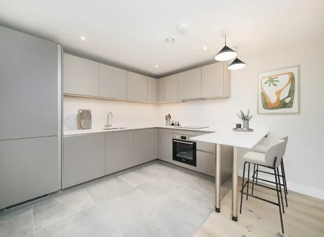 Victoria Road, Surbiton, KT6, photo 1
