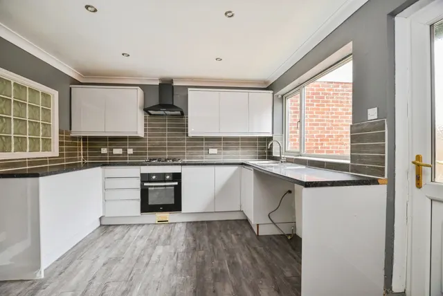 Blakeston Court, Stockton-On-Tees, TS19, photo 3