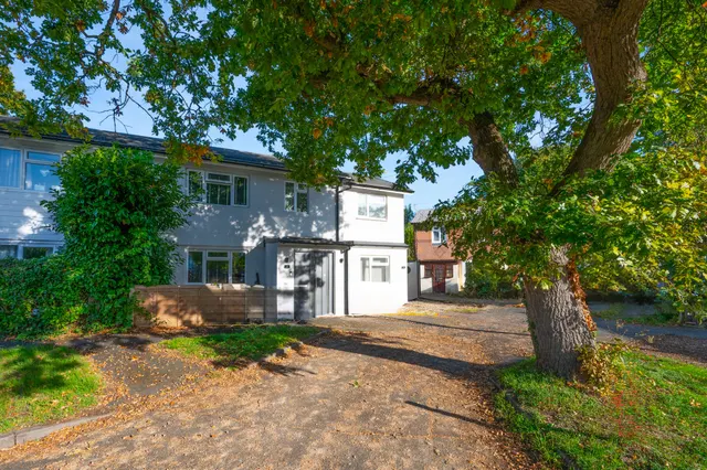2 bedroom house — 2a Mayfield Close, New Haw