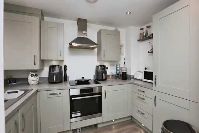 Barn Owl Close, Whiteley, PO15, photo 3