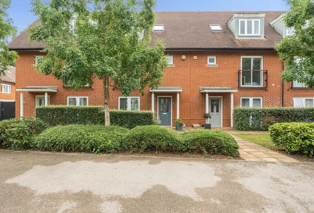 Priddy Place, Redhill, RH1 2NF, photo 1