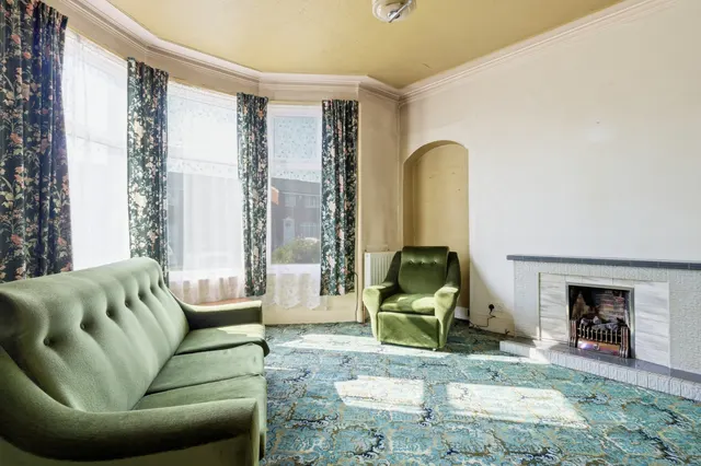 Photo 2 — Hilton Gardens, Netherton, G13 1DR