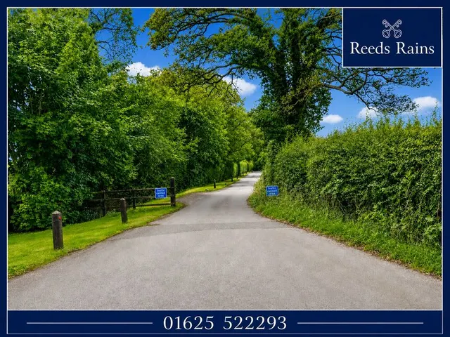 Gore Lane, Land To The North Side, Alderley Edge, Cheshire, SK9, photo 1