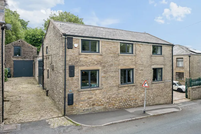 Bolton Road North, Ramsbottom, Bury, BL0 0NA, photo 1