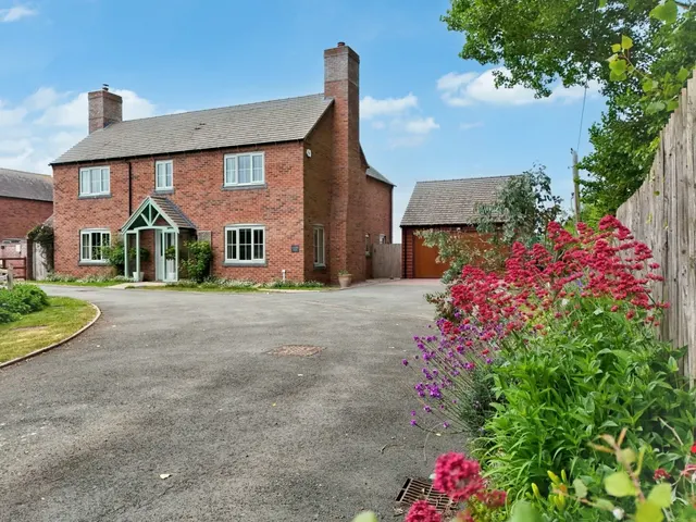 Leasowes House, Rodington SY4 4QS, photo 1