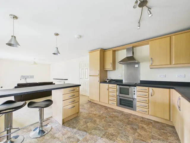 Blackhorse Close, Downend, BS16, photo 1