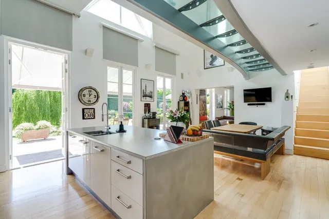 Bishopsgate Road, Englefield Green, TW20, photo 1