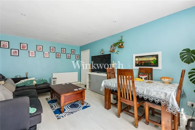 Taylor Close, London, United Kingdom, N17, photo 1