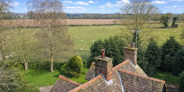 Thornton Common Road, Thornton Hough, CH63, photo 2