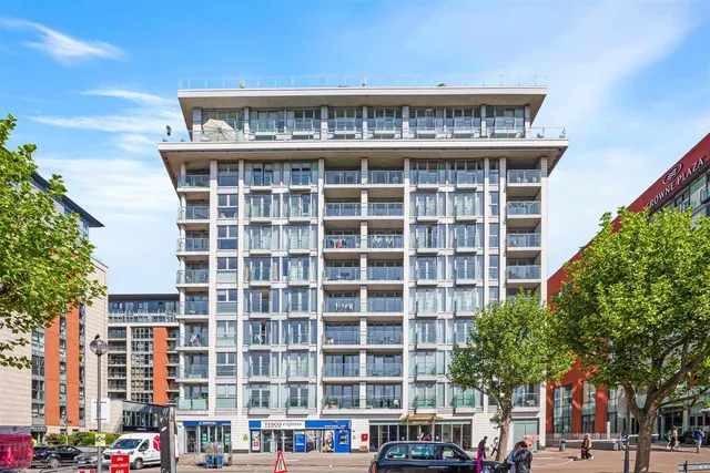Western Gateway, Royal Victoria Dock, E16, photo 3