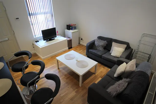 Meadow View, Hyde Park, LS6, photo 1
