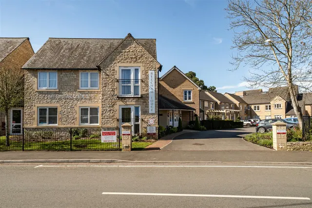 Somerford Road, Cirencester, GL7, photo 1