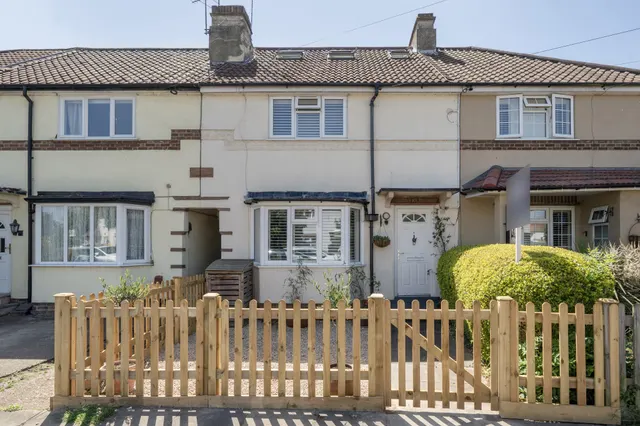 Twickenham, TW2, photo 1
