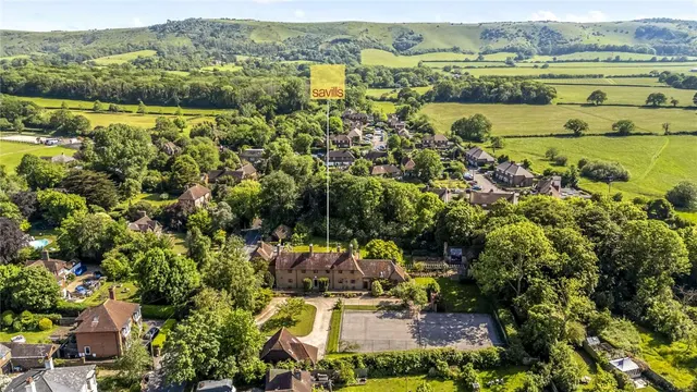 5 bedroom house — Beacon Road, Ditchling, Hassocks, BN6 8UL